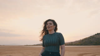 Elona Sinani - Qka me bo (Official Video 2019)