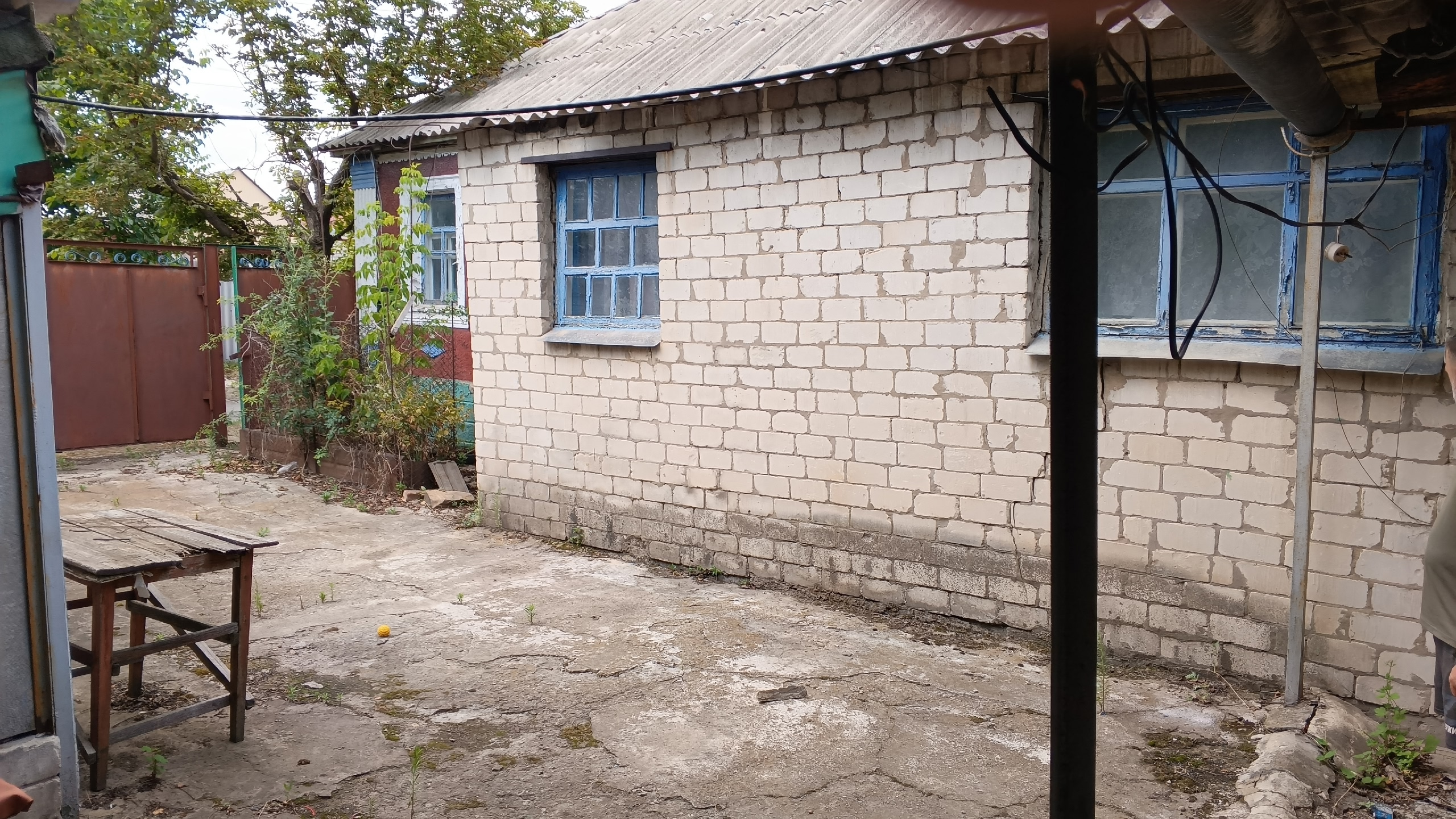 Продам ДОМ!!! п.г.т.Георгиевка ул. Украинская Лутугинского р-на. В 10 км от Луганска по новой дороге. Дом находится в хорошем место положении! Рядом магазины, остановки, школа в шаговой доступности!!! к продаже! ПРОДАЖА ОТ ХОЗЯИНА!!! ТОЛЬКО ПРОДАЖА! Остальные вопросы по телефону 📱в любое время!!! тел: +795910...