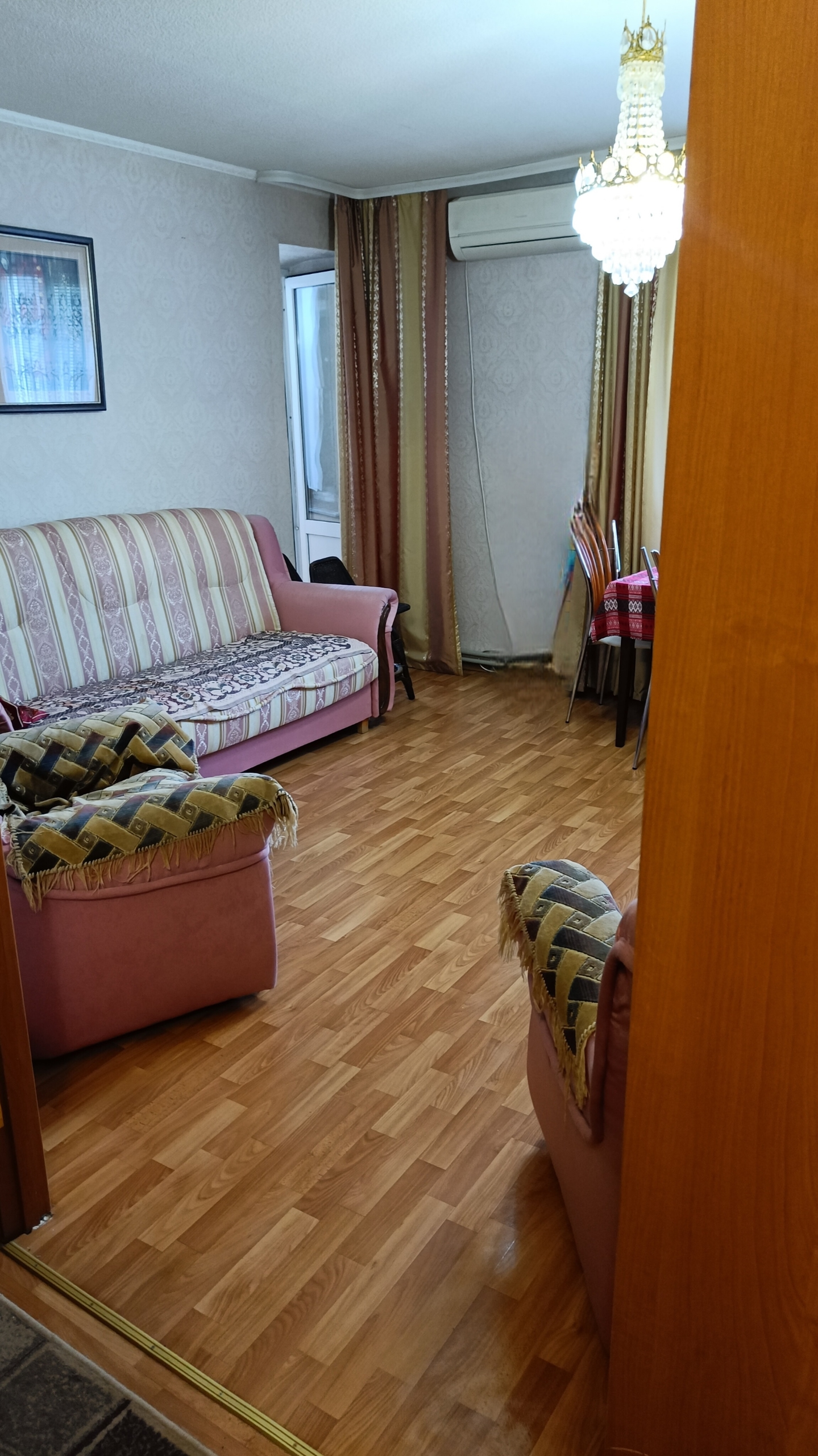 ‼️ Продам 2-х ком. квартиру, Артёмовский район, ул. Андрея Линёва (р-н кв. Гаевого)! 2/9 эт., 50/28/7. Идеальный вариант для проживания, всё есть и готово для проживания. Пластиковые окна. Кондиционер. Автономное отопление. Наличие балкона добавляет дополнительное пространство. Вся мебель и техника остаются. ...